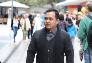 Tak Takut Bersaing Dengan Tompi, Dokter Reynanta Total Dalam Bermusik