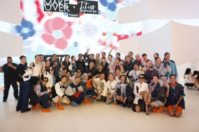 9 tahun berkarya, panggung Tities sapoetra bertabur bintang